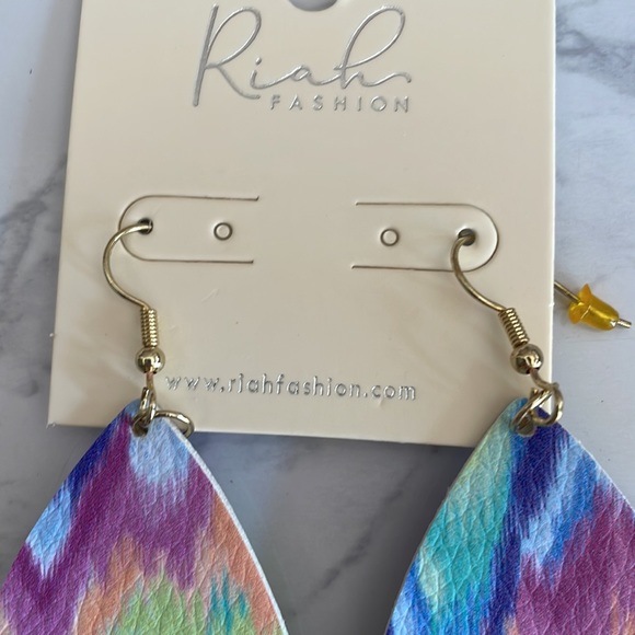 NWT Boutique Tye Dye dangle earrings - Picture 3 of 5